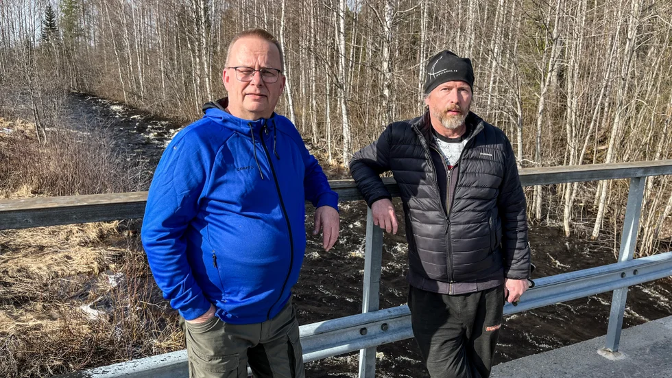 Norrfjärden drar ner på kräftfisket för att bevara beståndet i Alterälven. Detta berättar byåldermannen Anders Lundgren och Norrfjärdens fiskevårdsföreningens ordförande Frank Sjöström.