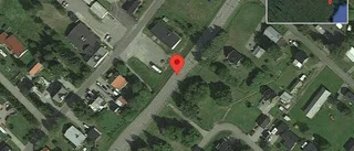 Brinnande fordon stoppar trafiken på väg 550