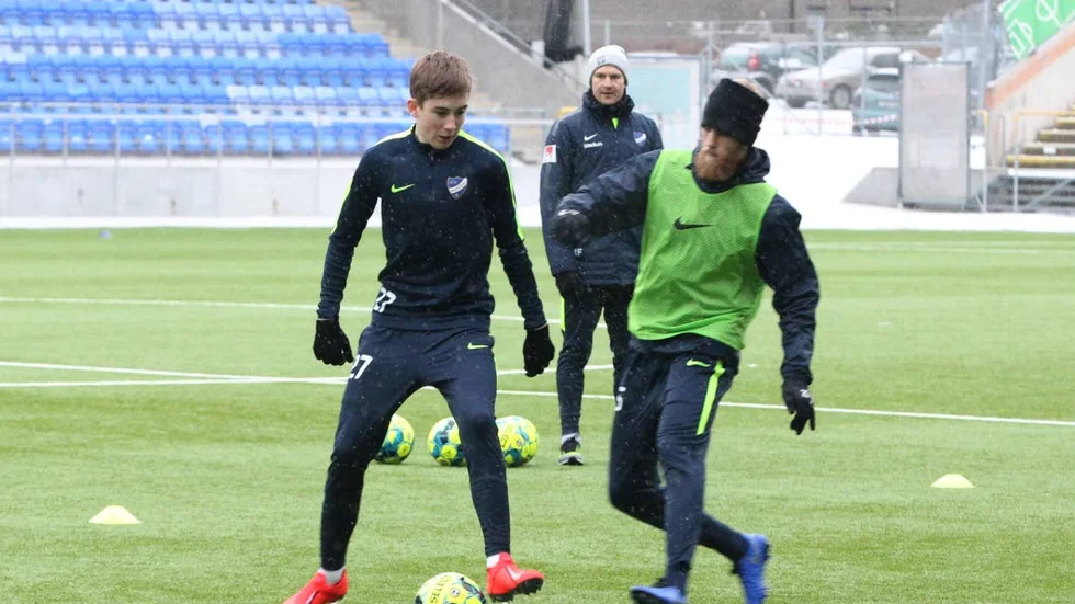 Isak Bergmann Jóhannesson lever upp till hypen som en talang utöver det vanliga. Jens Gustafsson är imponerad av den unge islänningen.