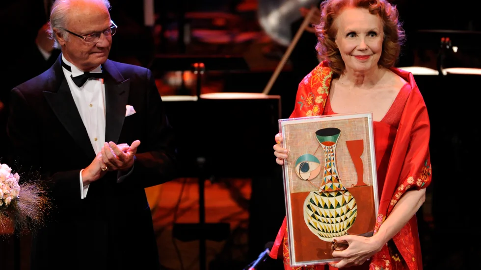 2013 mottog Kaija Saariaho Polarpriset tillsammans med den senegalesiske musikern Youssou N'Dour. Arkivbild.