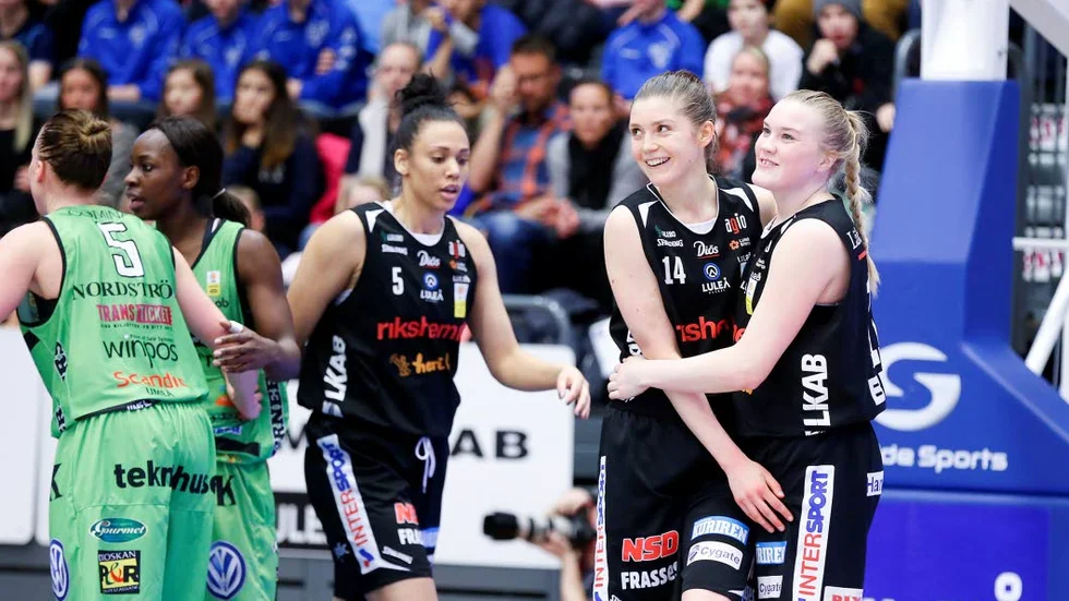 Josefin Vesterberg (mitten) återvänder till Luleå Basket.