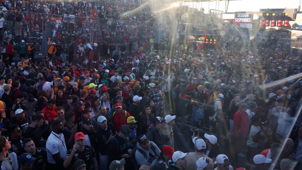 131|000 åskådare var på plats i Melbourne för att se F1-loppet på söndagen.Totalt besökte 440|000 fans tillställningen mellan torsdagen och söndagen, ett nytt besöksrekord.