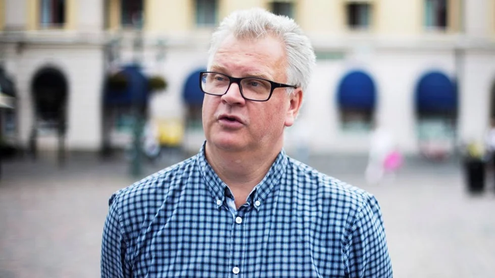 Paul Lindvall (M) tycker att det behövs permanent polisnärvaro i Skäggetorp.