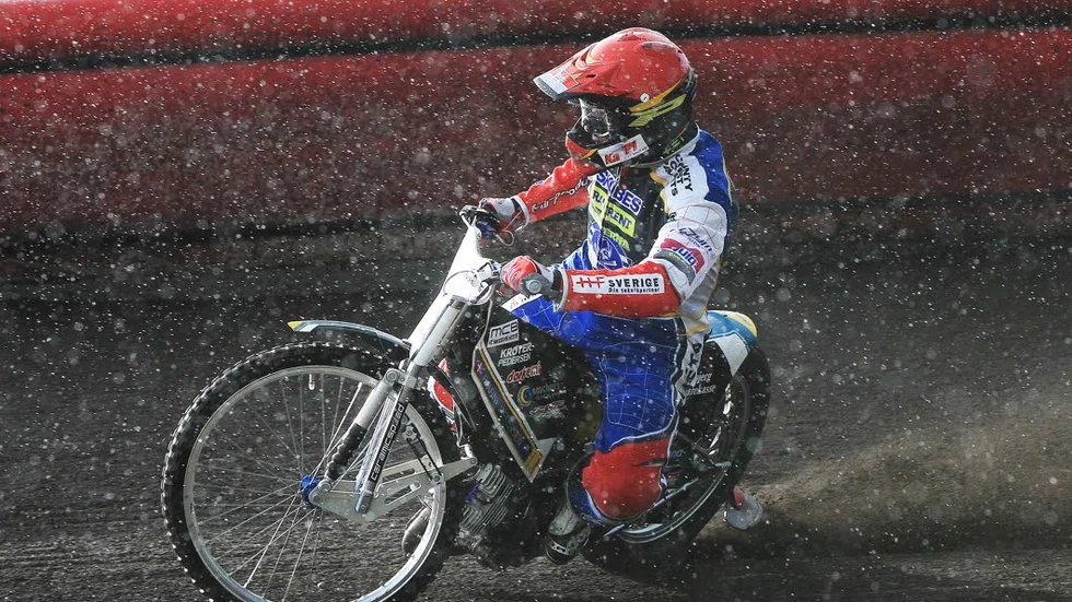 Bjarne Pedersen förlängde sitt kontrakt med Piraterna som därmed fylt truppen till 2015.