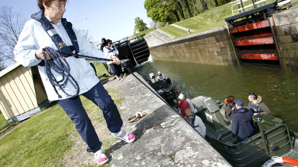Kate Brandt fick slusskursen i julklapp av sin man. I sommar ska de gå genom Göta kanal med sin motorbåt.