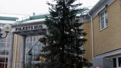 I stället för 80 000 kronor i bidrag till förlusttäckning så föreslås Kalix Folketshusförening få  350 000 kronor i ersättning för ett kommunalt uppdrag. foto: lotta nilsson