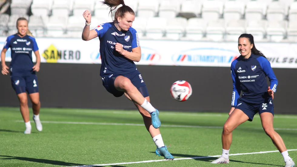 Lovisa Gustafsson får äntligen skjuta på mål efter sina ryggproblem.