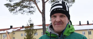 "Med kniven mot strupen"