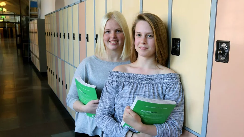 Stolta. Två timmar om dagen, tre kvällar i veckan har Kajsa Rosenquist och Jonna Carlberg gått till Mattecentrum på Katedralskolan. "Nu är matte kul", säger Jonna Carlberg.