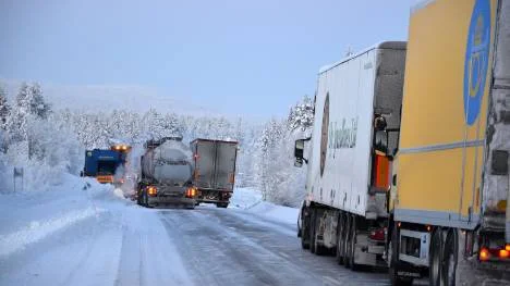 Det blev totalstopp på E 10.Foto: maria ödalen