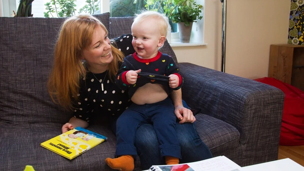 Sara tillsammans med sonen Harry.
Foto Pia Molin