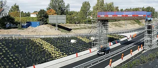 Cykelbro över riksvägen dröjer