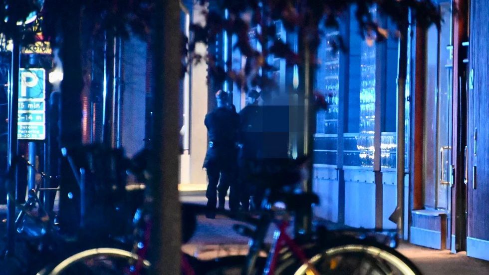 Polisen sökte igenom en bil efter ett misstänkt inbrott i Vallastaden på lördagskvällen.