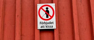 Parets drag för att stoppa kissnödiga från att kissa på deras hus