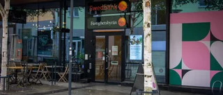 30 meter lång kö utanför banken – kundservicen blir allt sämre