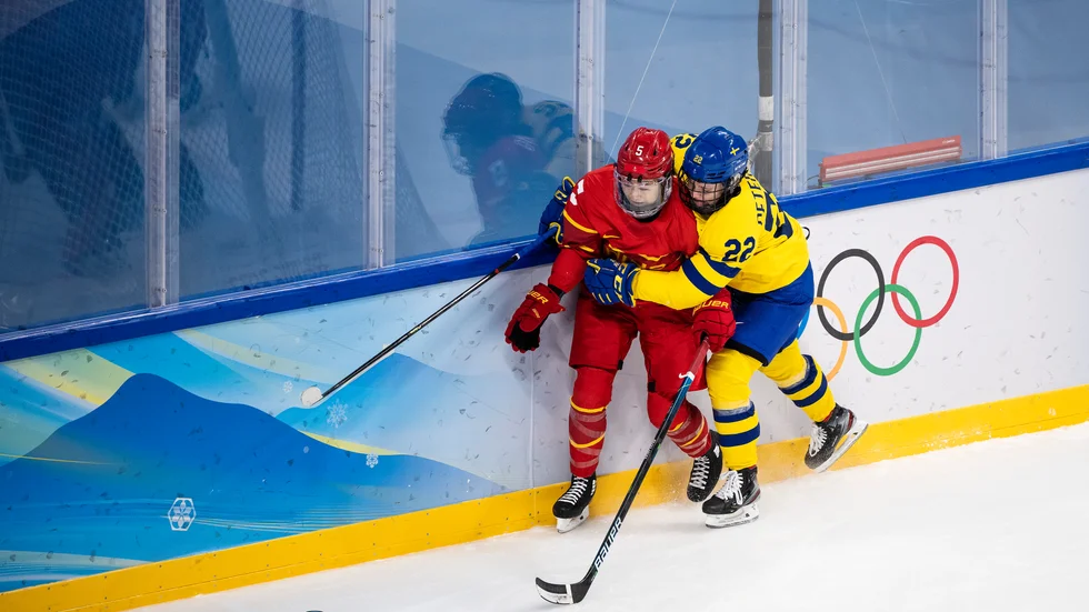 Camryn Wong mot Linn Peterson.