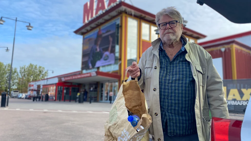 Hela sommaren åkte Hans Bergström runt med sina pantburkar i bakluckan men hittade ingen tiggare att ge dem till. ”De är inte kvar”, säger han.