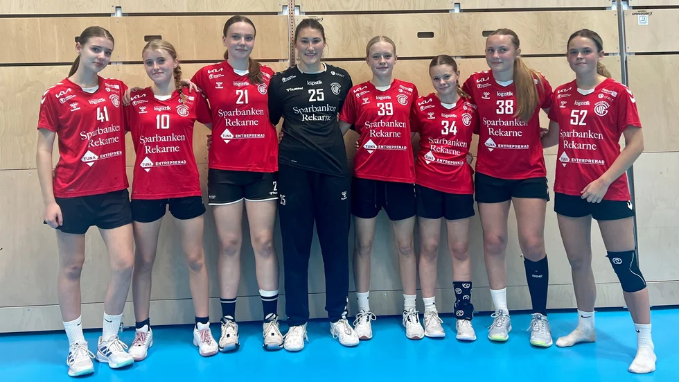 Ett helt gäng Guiftjejer, födda 2009, har blivit uttagna till att representera HF Mitt i Svenska cupen. Från vänster: Lily Ikävalko, Ebba Carnbrand, Armida Malmqvist, Alva Carlsson, Moa Carnbrand, Fanny Malmström, Stella Fagerström och Felicia Collin Ahlén. På bilden saknas Cleo Hjalmarsson och Tess Tyrbjörn.