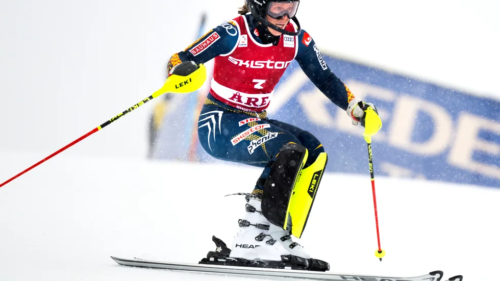 Sara Hector diskades för otillåten utrustning.
