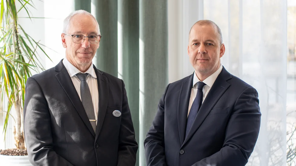  Peter Jansson, Eskilstuna Begravningsbyrå, och Christoffer Sonesson, Strängnäs Begravningsbyrå.  