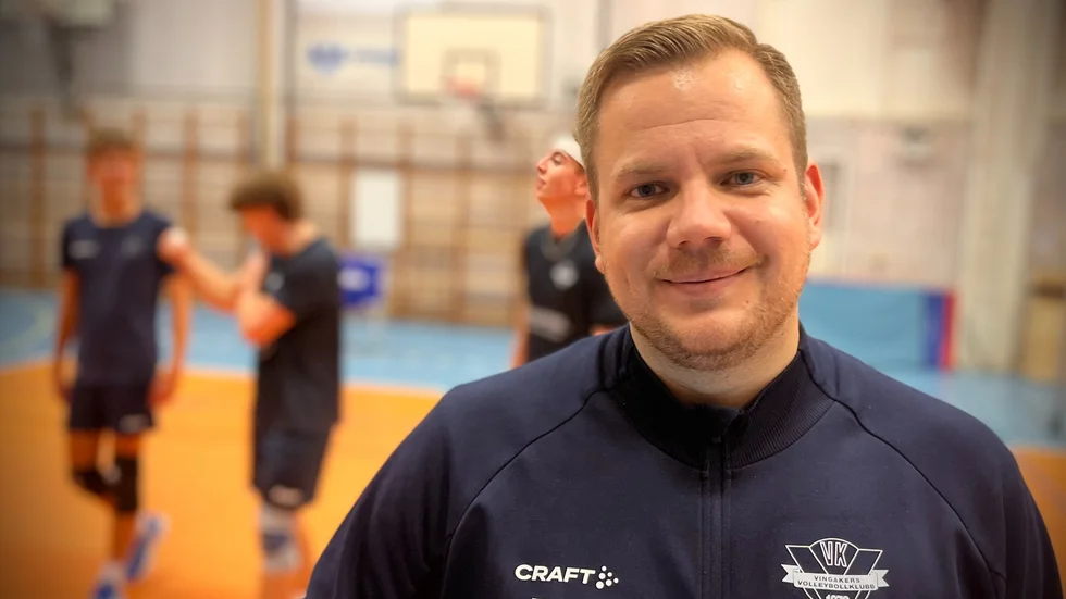 VVK:s matchcoach Lukas Karlsson vittnar om att publikanstormningen var så pass stor att till och med hemmalagets spelare blev lite nervösa. "Jag visste att det skulle komma mycket folk, men det var verkligen ett enormt drag", säger han.