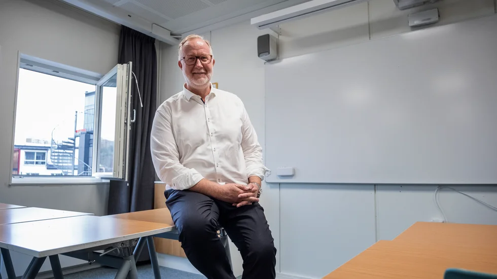 Johan Pehrson (L) vid en annan ostadig sittning.