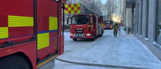 Rök i universitetsbyggnad orsakade stor utryckning