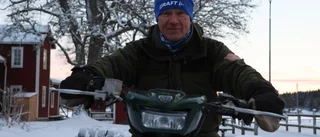 Skidälskare se hit: Sven har dragit skidspår i Enköping