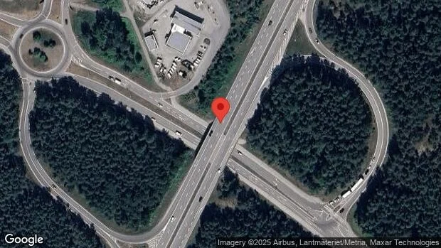 Stillastående lastbil stör trafiken på E4