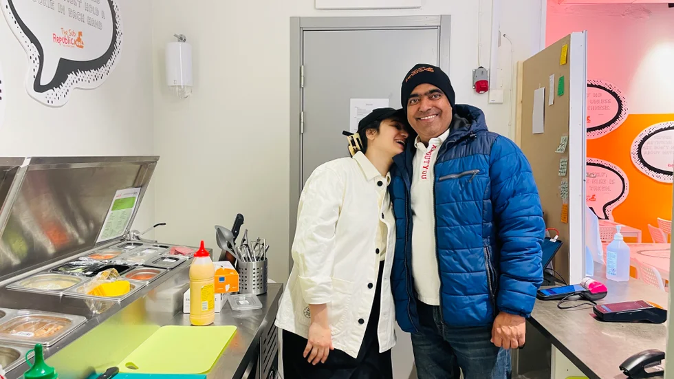 Paret Aisha och Hemoon Leghari står bakom TSR, The Sub Republic, i Uppsala. 