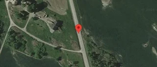 En lastbil i trafikolycka på väg 55