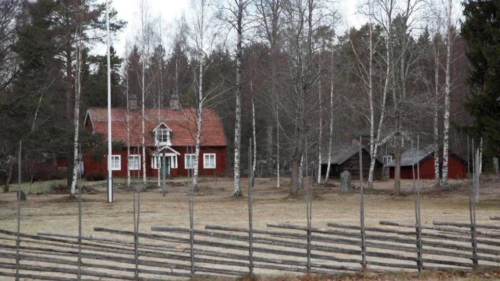 Nora Tärnsjö hembygdsförening fick en vattenräkning på nästan 250 000 kronor. Nu hotar konkurs för den lilla föreningen.
