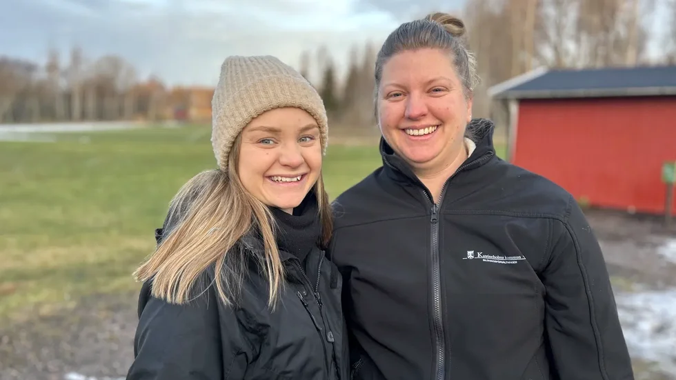 Förskolläraren Hannah Walthersson och Elin Brolin Lagerstedt är stolta över kommunens nominering.