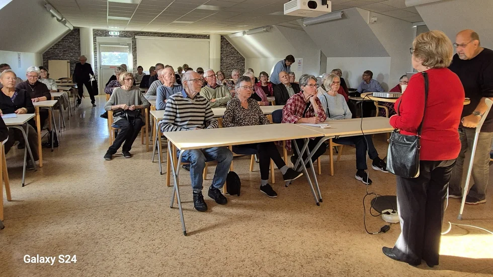 Harry Hanell och Barbro Björkander i förgrunden.
