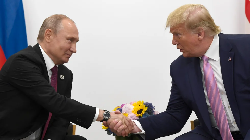 Vladimir Putin och Donald Trump vid G20-mötet i Osaka, Japan, 2019.