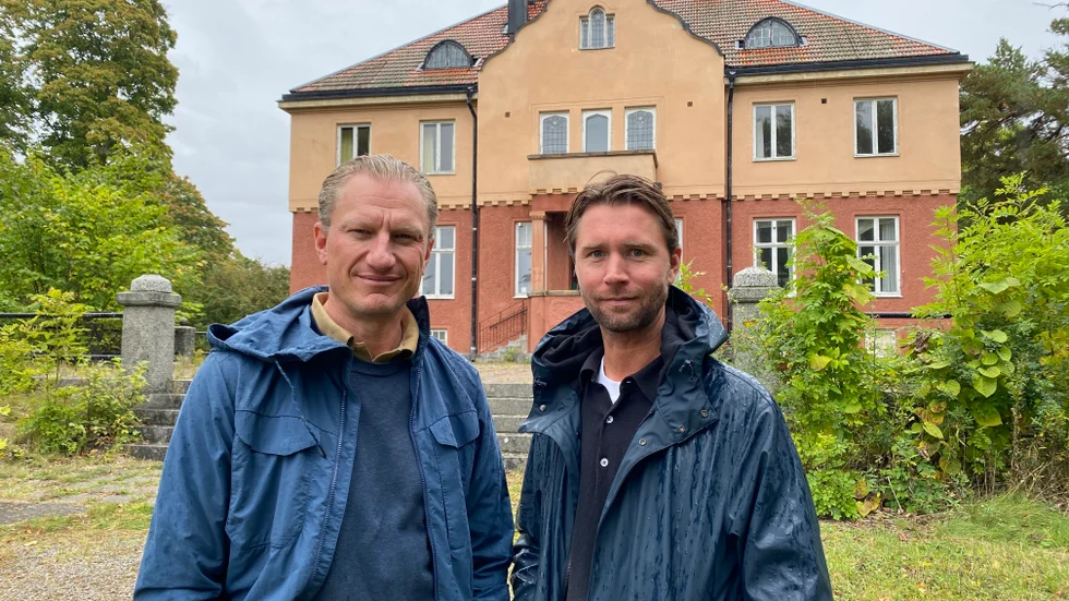 I veckan var Jonas Engwall, ägare till Härjarö herrgård, och hans kompanjon Richard Björklund på plats för att studera ägorna inför den renovering som nu planeras.