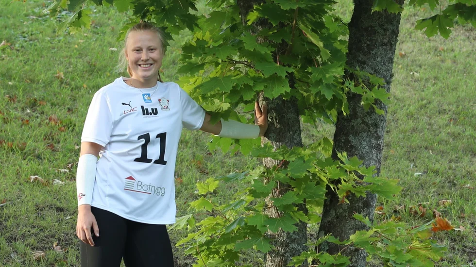 Emmy Andersson är klar för Linköpings VC – efter att hon siktade utomlands. ”