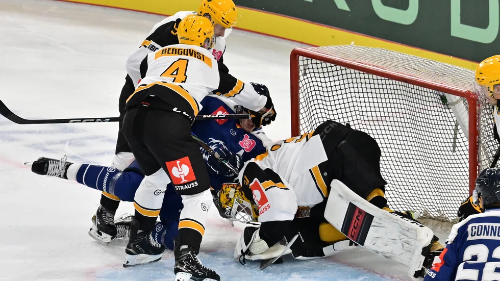 Målvakten Alexander Hellnemo storspelade, men AIK lyckades inte hålla undan mot Straubing Tigers. Tvåmålsledningen tappades, och till slut vann tyskarna på straffar.