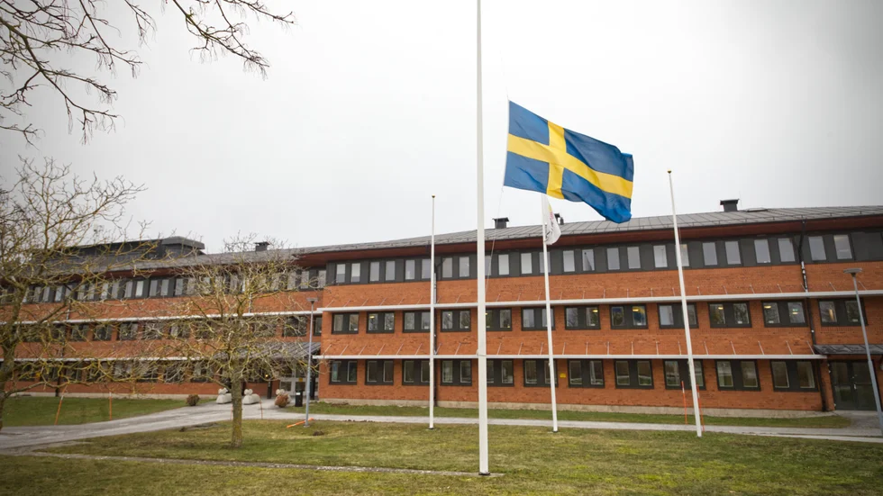 Under onsdagen flaggar Länsstyrelsen Gotland på halv stång både vid Visborg och vid residenset, med anledning av tisdagens skjutning i Örebro.