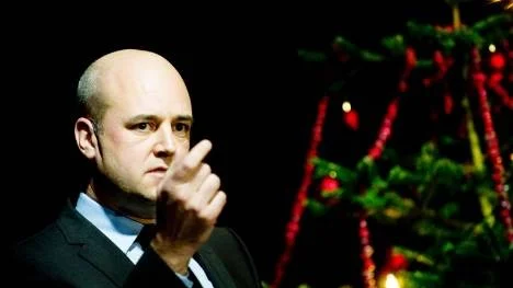 I julas lovade Reinfeldt pengar till kvinnojourer.