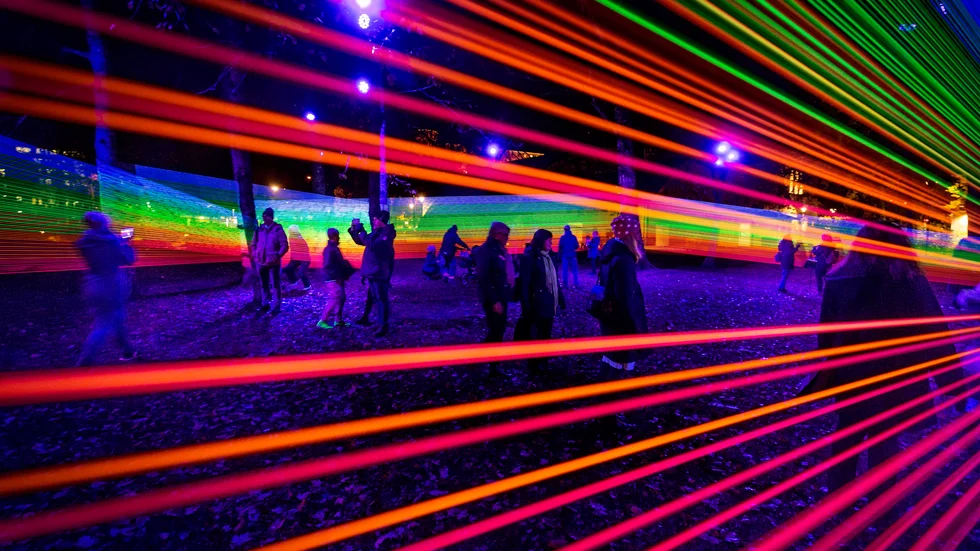 2018 kunde denna futuristiska laserinstallation beskådas på "Allt ljus på Uppsala". 