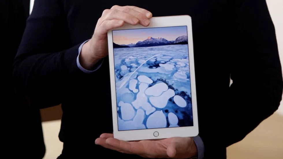 En 46-årig man har suttit häktad sedan mitten av augusti, misstänkt för grov kvinnofridskränkning. Han ska bland annat ha misshandlat sin kvinna med en ipad. (Arkivbild)