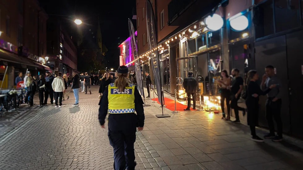 Polisen har haft en stökig kväll i länet. 21 personer har omhändertagits för berusning och åtta för rattfylleri eller misstanke om drogpåverkan.