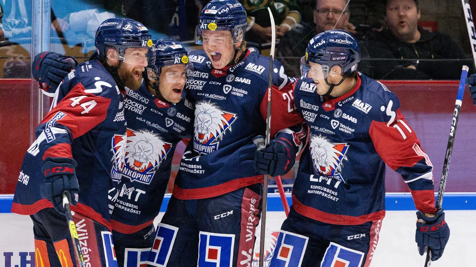 Linköpings spelare jublar efter 3-1.