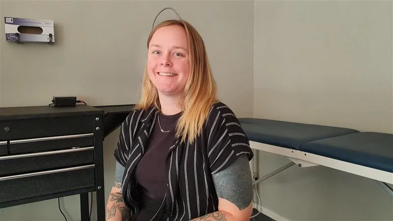 "Jag har mellan 150-200 personer i kö. Det är jättekul för det betyder att jag kommer kunna stanna kvar, men det är klart att det blir svårt att hinna med", säger Kvamsdal.