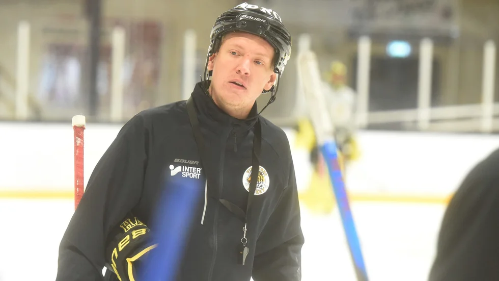 Vimmerby Hockeys tränare Hampus Sylvegård.