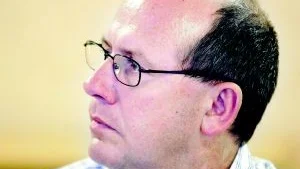 Arkivbild: ANDERS STEINER Mats Hugosson, ordförande i barn-och utbildningsnämnden tycker att Västerviks kommun är bra på att leva upp till barnkonventionens krav. Men helt nöjd är han inte. De unga kan få bättre inflytande över besluten.