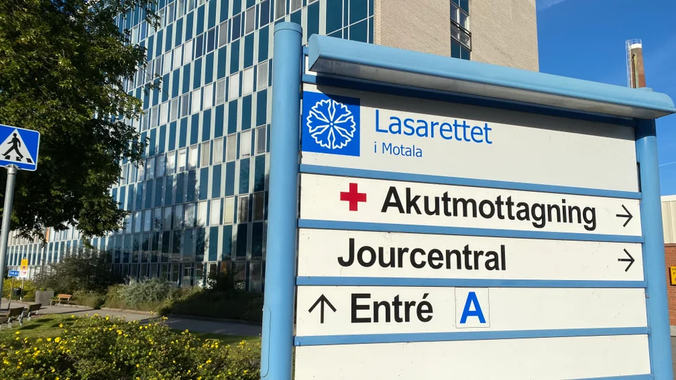 Att ha tre akutsjukhus inom Region Östergötland är viktigt för invånarna, eftersom det räddar liv och hälsa. Men rent ekonomiskt sett är dock lösningen dyr, varnar ledarskribenten.
