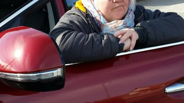En främmande man förföljde Kristina Brännström under hennes färd in  till Piteå. "Han försökte preja mig av vägen flera gånger".