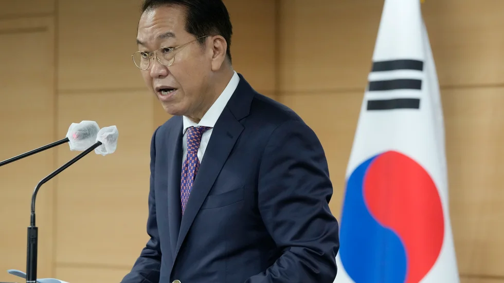 Återföreningsminister Kwon Young-se vid torsdagens pressträff.